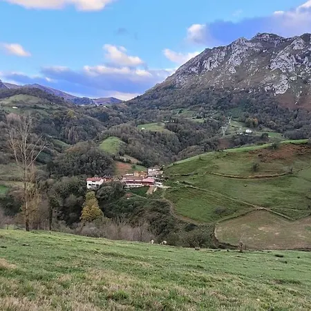 La Caleya Del Pitu Castandiello