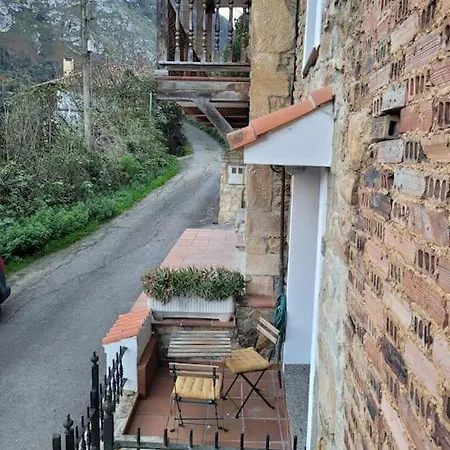 La Caleya Del Pitu * Castandiello